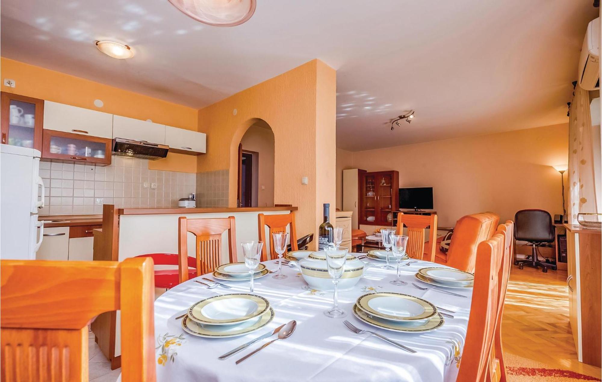 Beautiful Apartment In Novi Vinodolski Luaran gambar