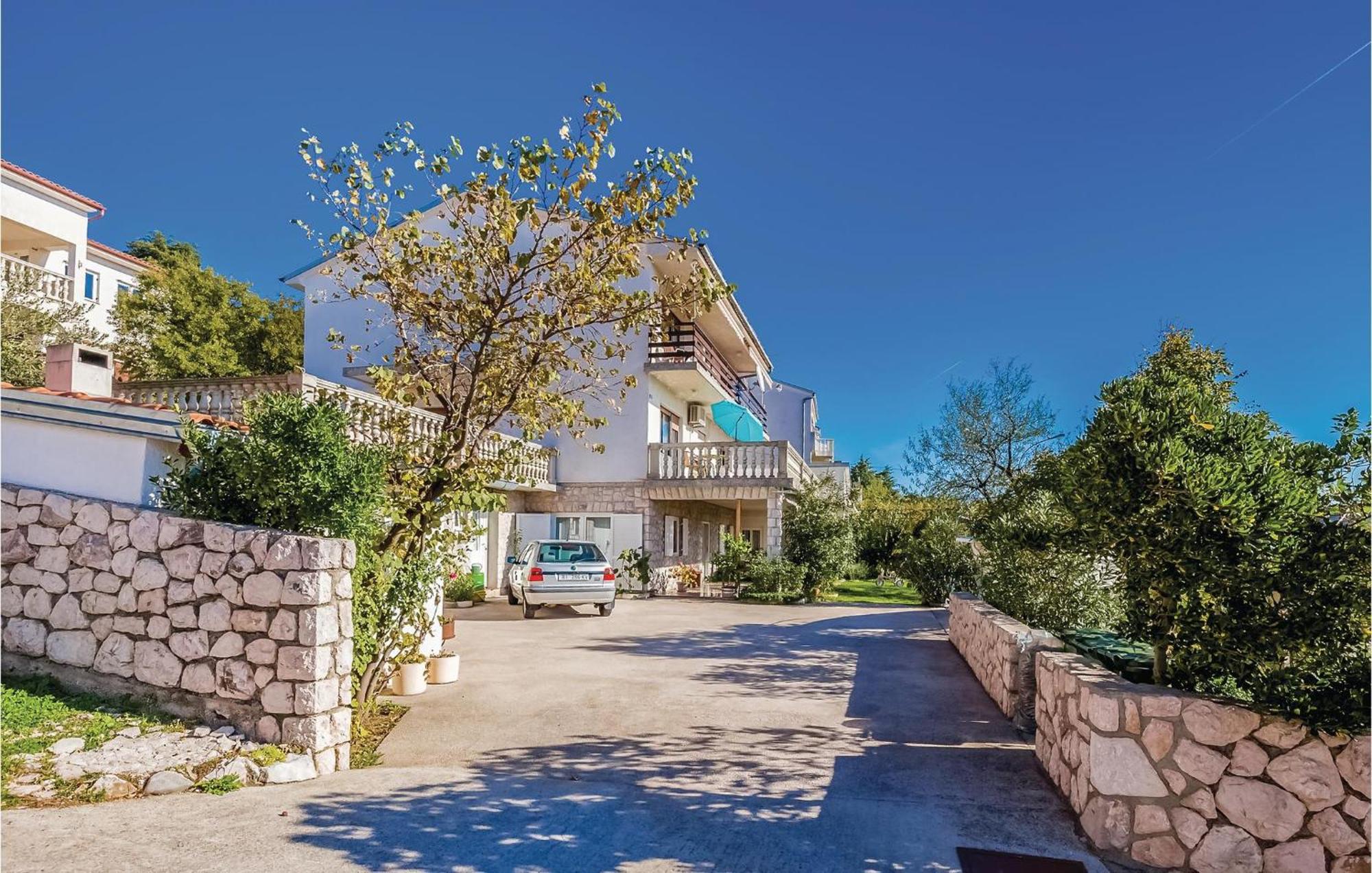 Beautiful Apartment In Novi Vinodolski Luaran gambar